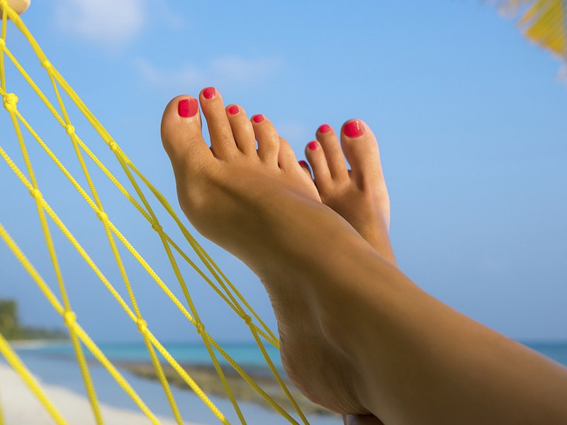 Причины появления косточек на больших пальцах ног, возможно ли эффективное лечение 