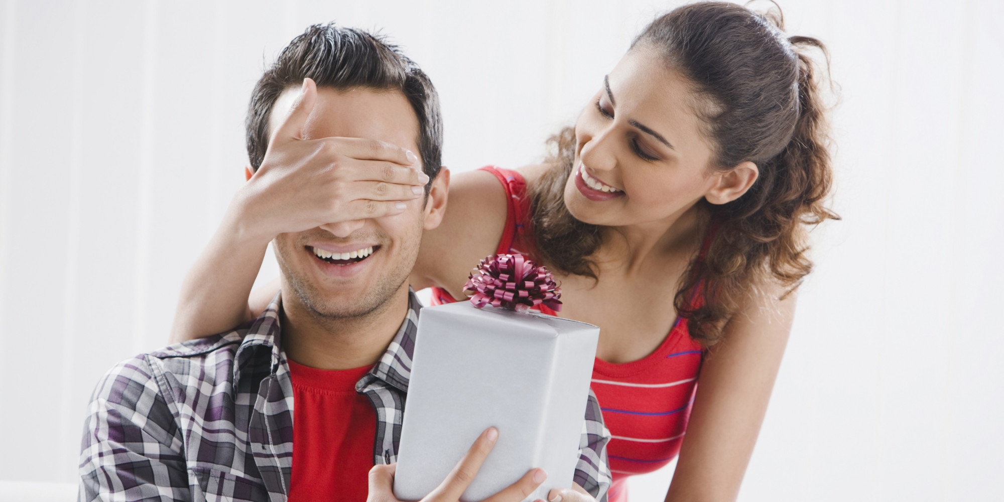 Как выбрать оригинальный подарок мужу на Новый год