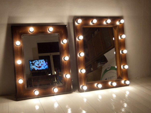 Как сделать гримерное зеркало с подсветкой своими руками