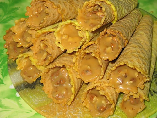 Сытные и вкусные вафельные трубочки