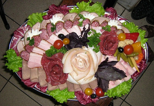 Как украсить мясную нарезку