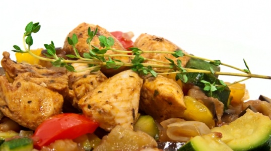 Как приготовить сочную куриную грудку