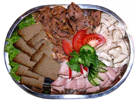 Как уложить мясную нарезку красиво