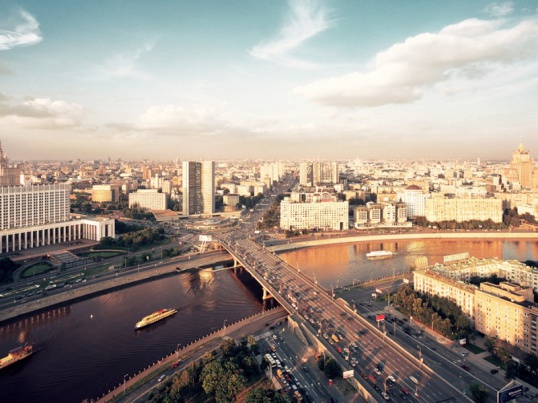 Как москвичей собираются научить любить мигрантов