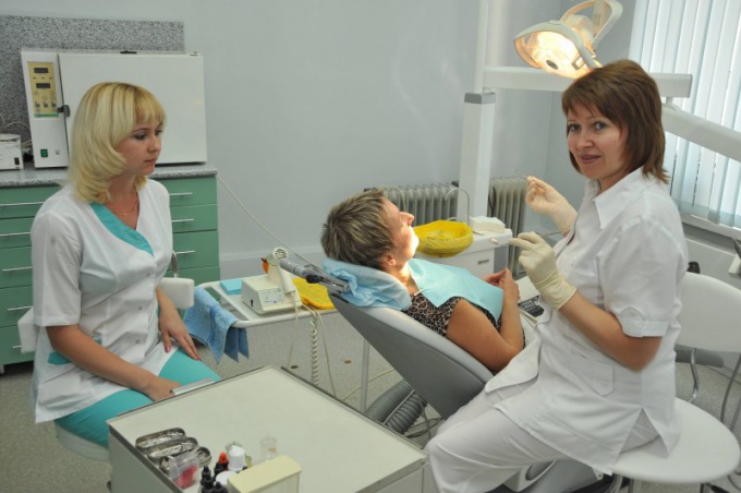 Какие услуги оказывает стоматолог терапевт