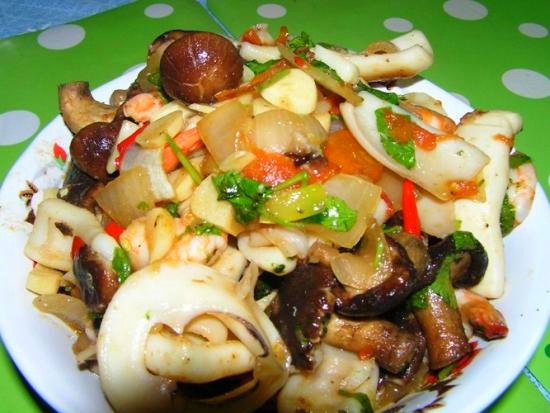 Кальмары с грибами