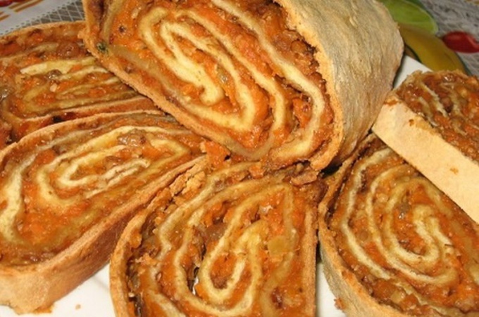 Лимонный рулет с орехами