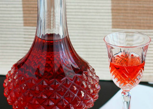 Как быстро приготовить вино в домашних условиях из варенья