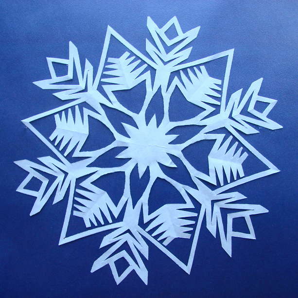 Снежинки из салфеток своими руками на Новый год : уральские-газоны.рф