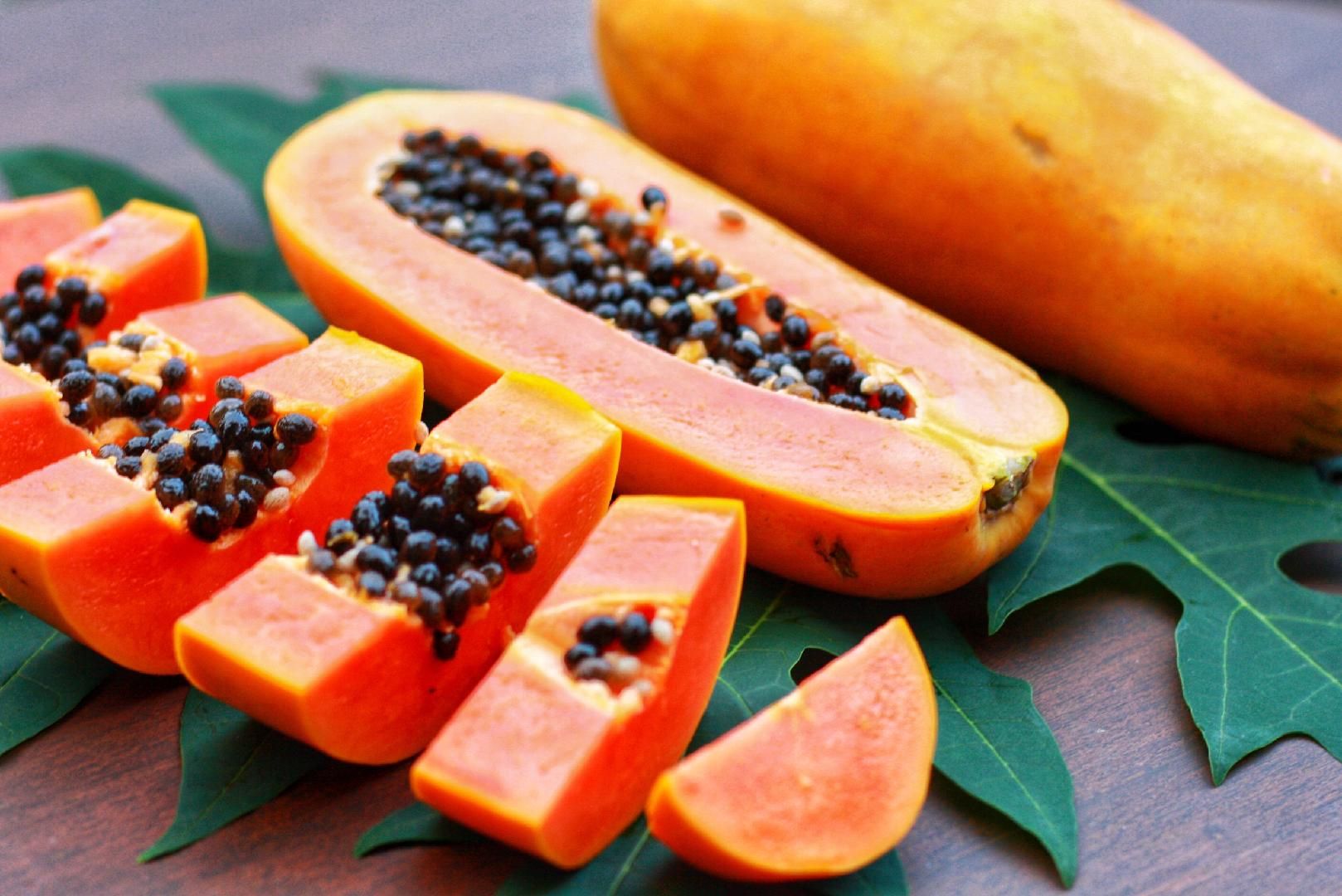 В чем польза папайи и как ее едят