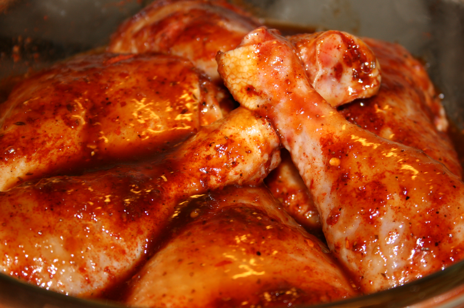 Рецепт домашней курицы на сковороде. Окорочка в духовке с хрустящей корочкой. Окорочка куриные. Маринад для курицы. Куриные окорочка на сковороде.