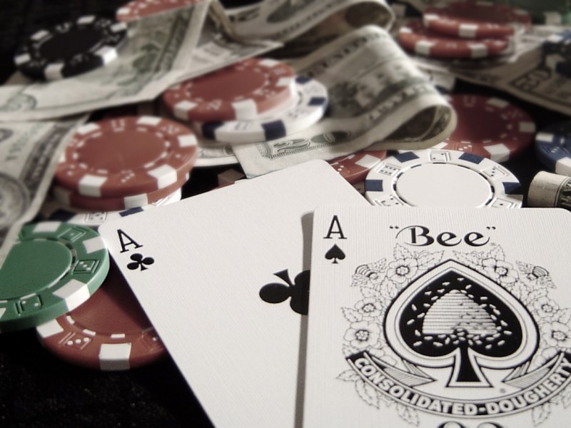 Играть в онлайне покер джек стратегия ставок на спорт процентная ставка