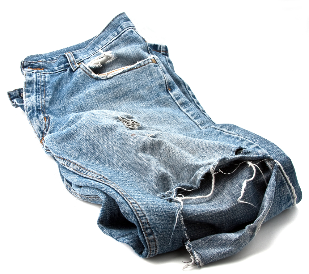 Одна порванная джинса