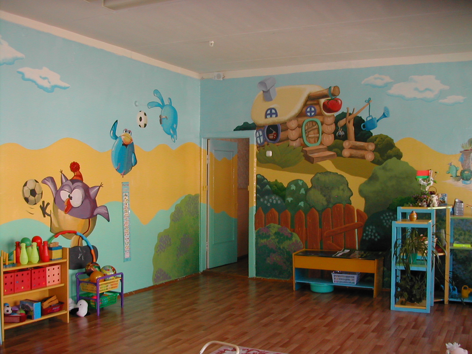 Оформление в детском саду в коридоре