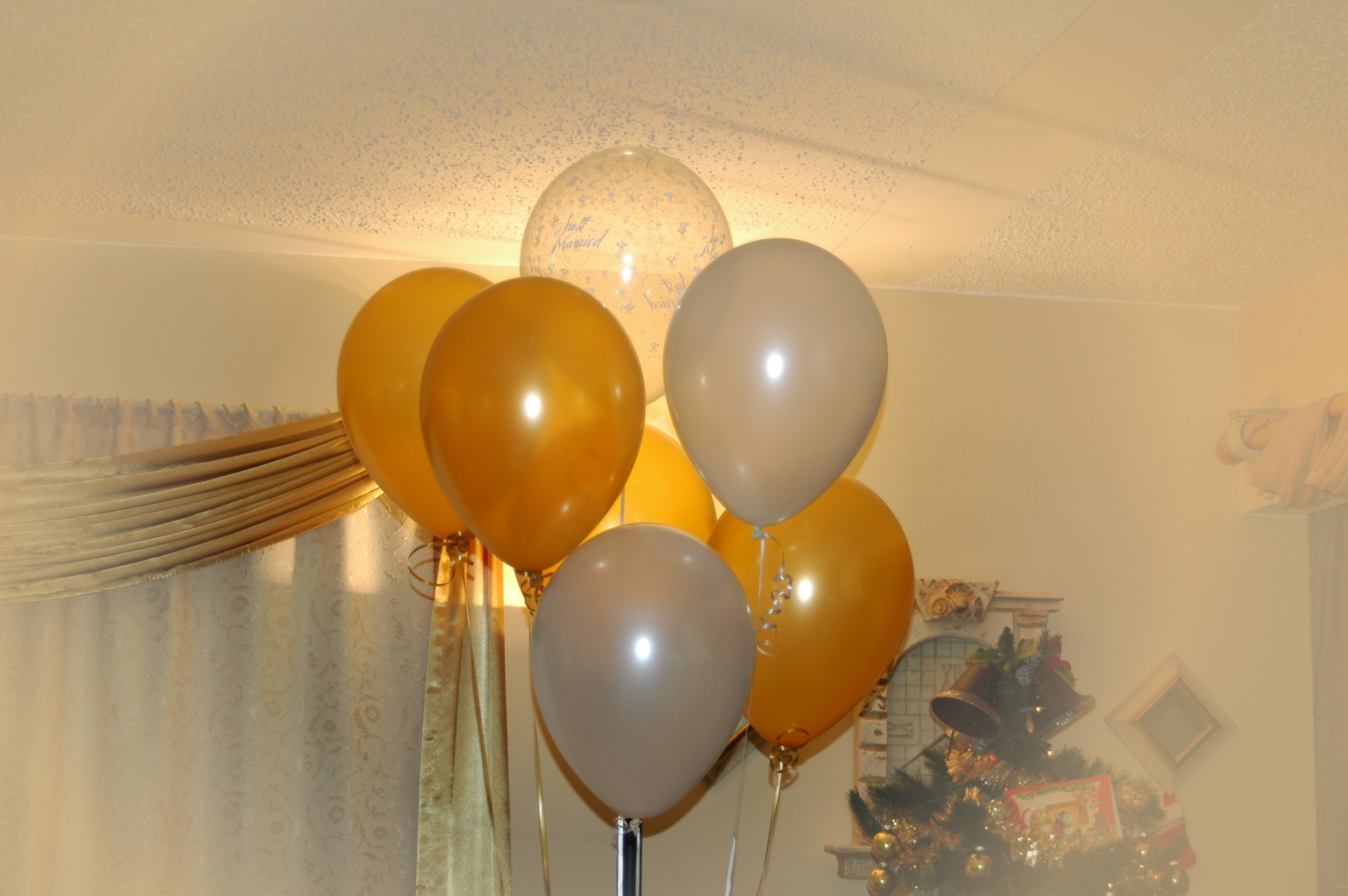 украсить комнату шарами не гелевыми шарами