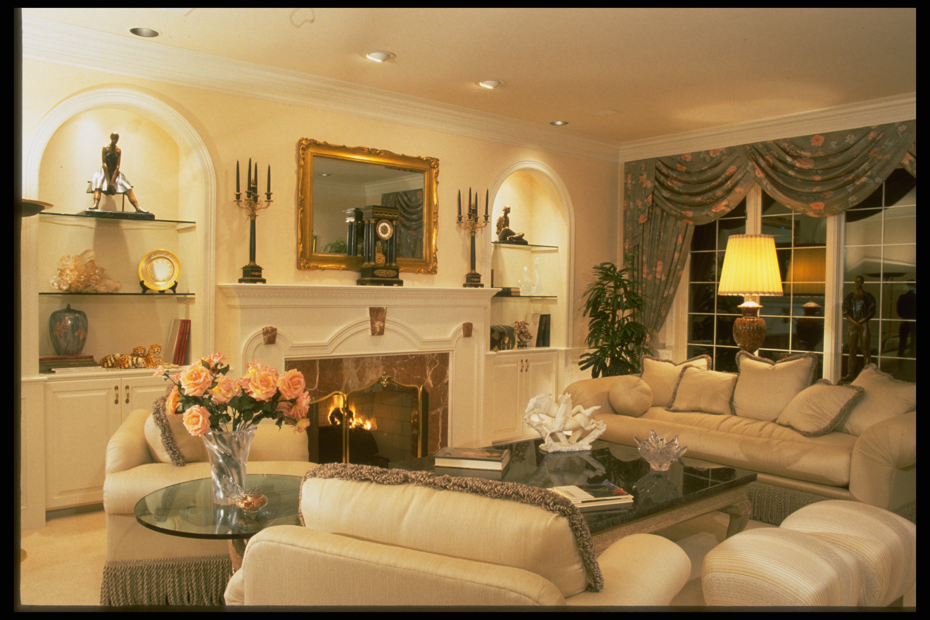 Фото интерьеров гостиной комнаты. Красивый интерьер. Гостиные с камином. Красивые интерьеры гостинной. Красивые гостиные комнаты.