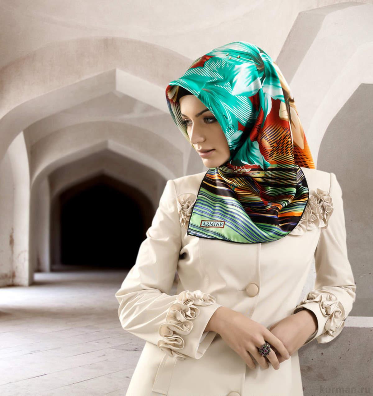 Почему с покрытой головой. Арабские платки для женщин. Платок на голову мусульманке. Красивые восточные женщины в платках. Восточный платок на голову.