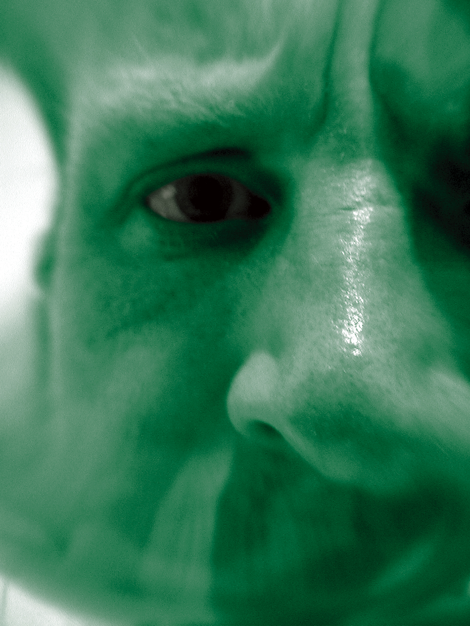 Зеленый заболел. Зеленое лицо. Зелёное лицо у человека. Лицо зеленое от болезни. Лицо зелёного друга.