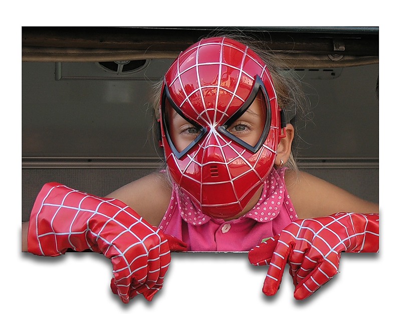 Маска паука сделать. Маска человек-паук. Маска человека паука для детей. Маска человека паука из бумаги. Маска человека паука своими руками.