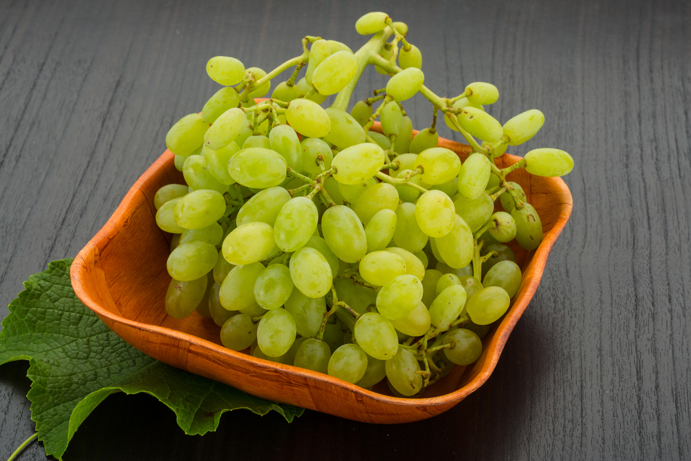 Виноград зеленый польза. Чем полезен зеленый виноград. Похоже на виноград. Weintrauben.