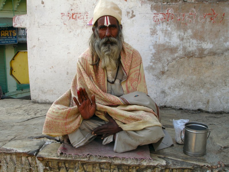 Человек прожил без пищи. Старый индус.