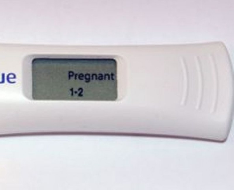 Электронный тест 2 класса. Электронный тест на беременность. Тест на беременность фото. Электронный тест на беременность фото. Положительный тест на беременность электронный.