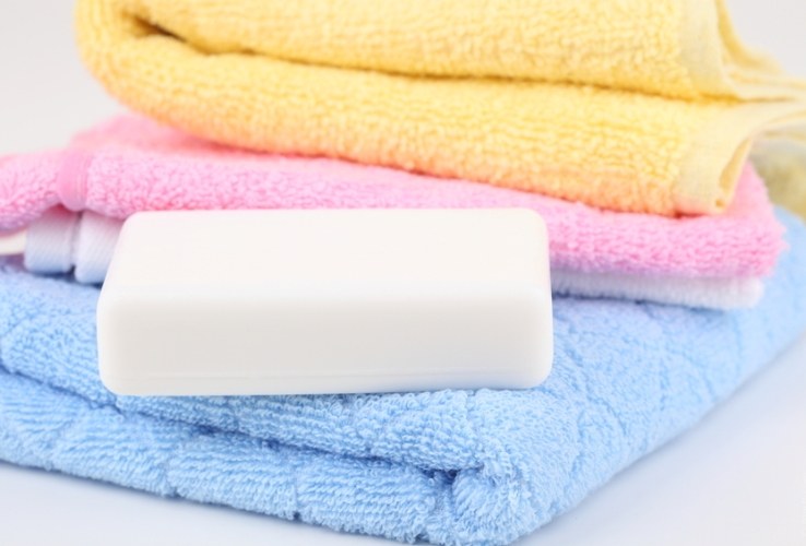 Полотенце гигиеническое. Гигиена полотенец. Мыло и полотенце. Предметы гигиены полотенце. Мыло полотенце для детей.