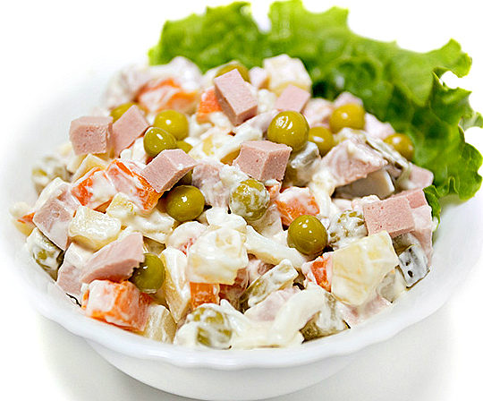 Чем столичный салат отличается от салата оливье в чем разница салатов