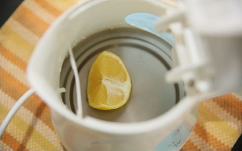 Как очистить чайник от накипи народными средствами