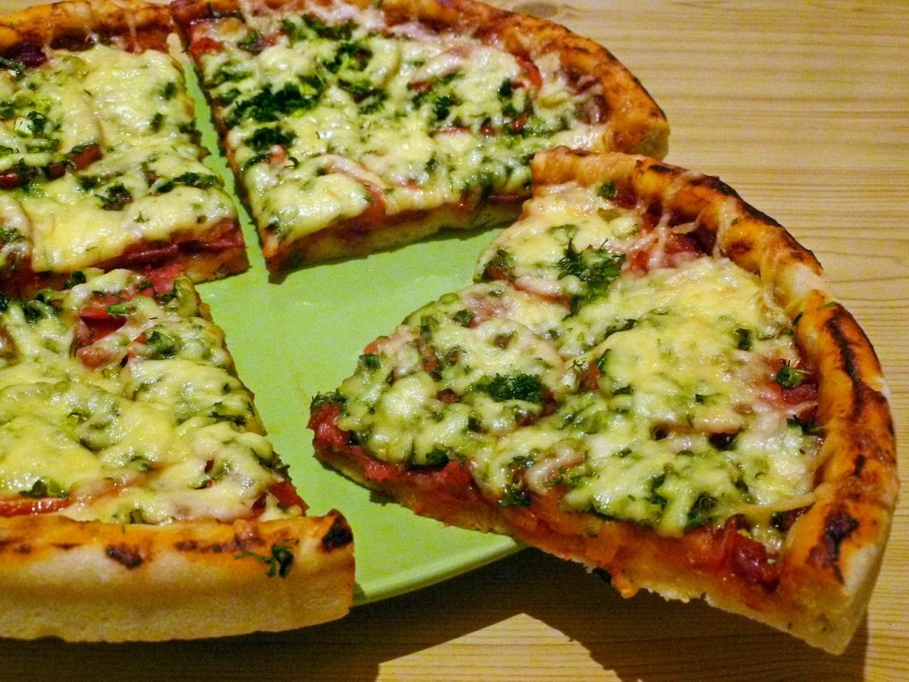 как приготовить пиццу только с колбасой фото 18