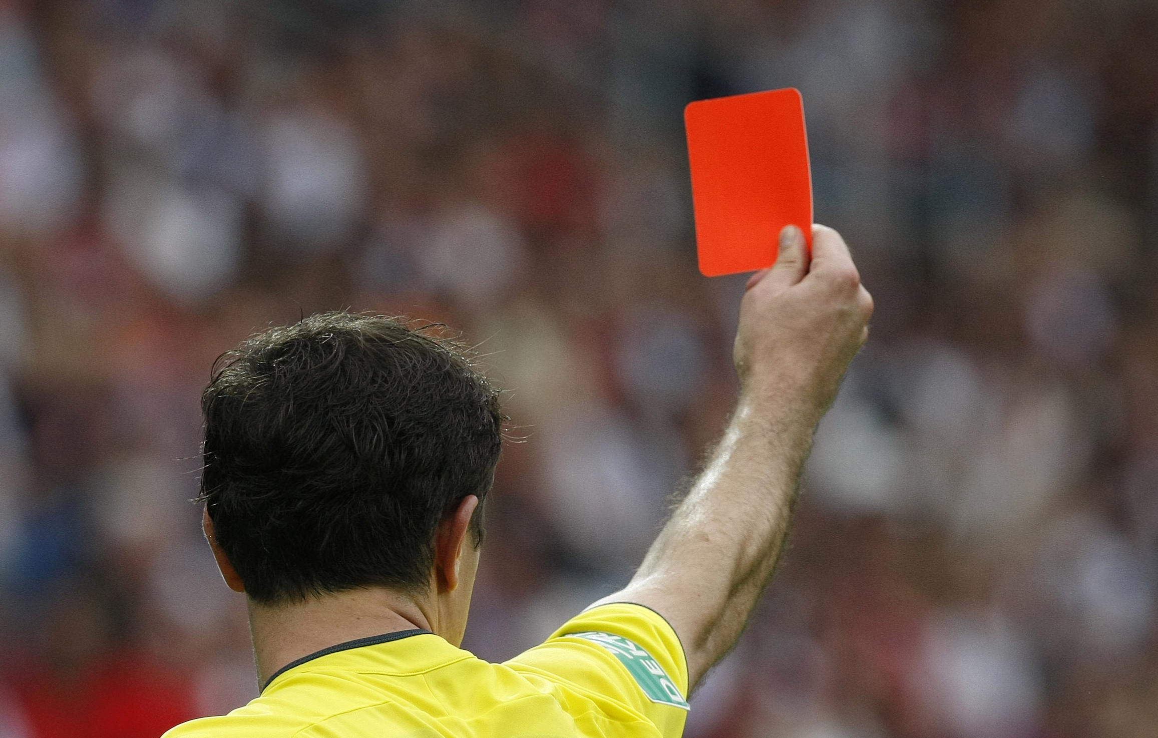 Желтая и красная карта. Красная карточка. Красная карточка в футболе. Красная карточка в футб. Красная и желтая карточка.