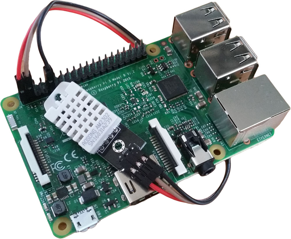 Raspberry Pi 3 model B с подключенным датчиком нагрева и влажности воздуха