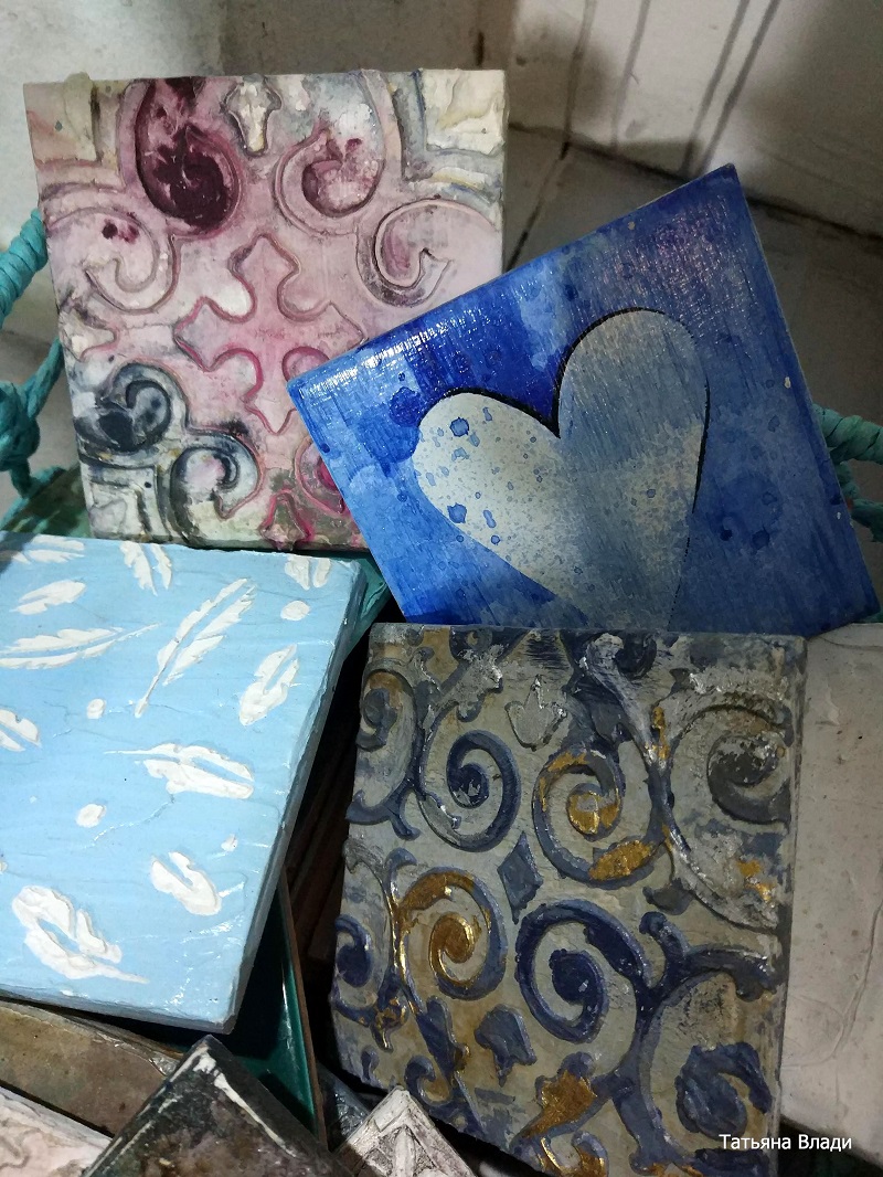 Декор и покраска керамической плитки меловыми красками своими руками