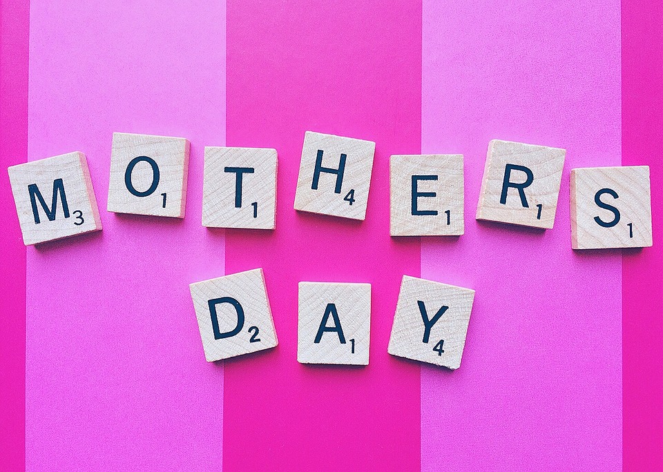 день матери