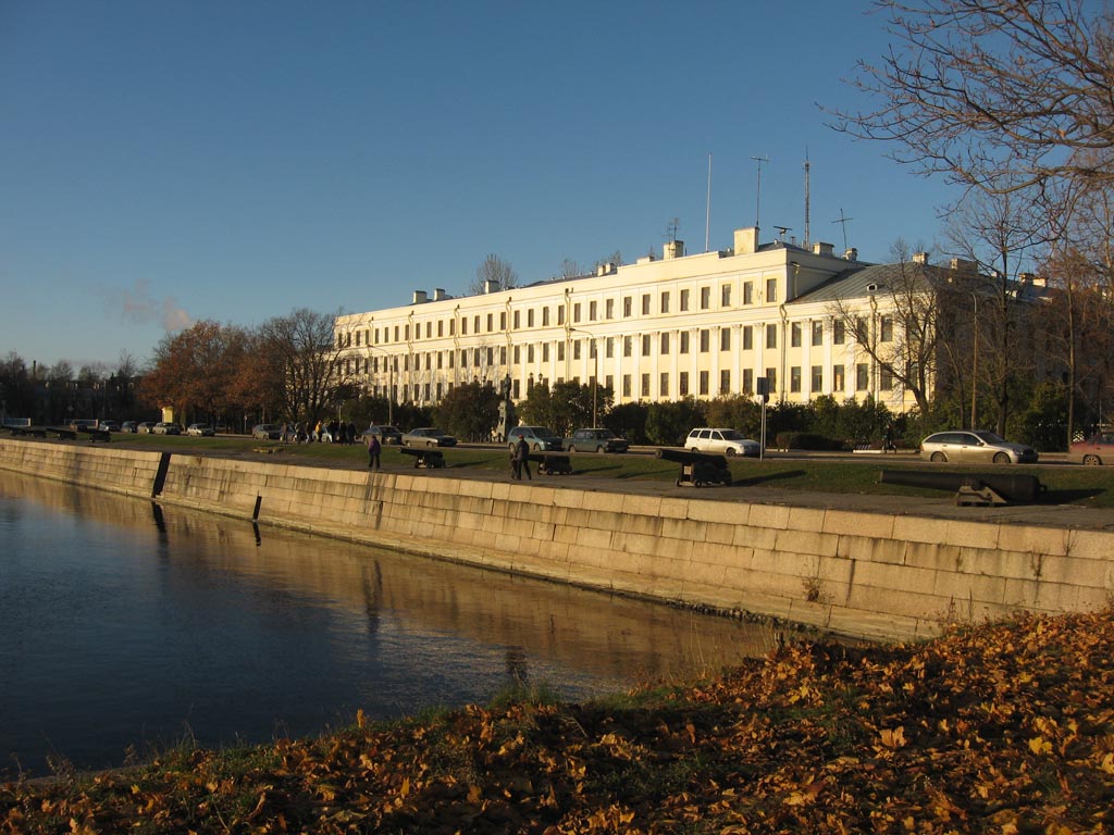Итальянский дворец в Кронштадте. В 1771-1796 гг. в этом здании располагался Морской кадетский корпус