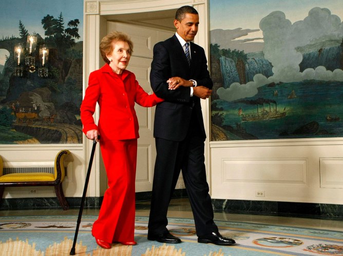 Нэнси Рейган и Барак Обама