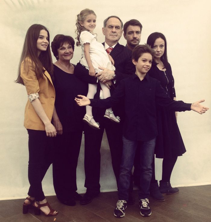 Валерий Афанасьев с семьей