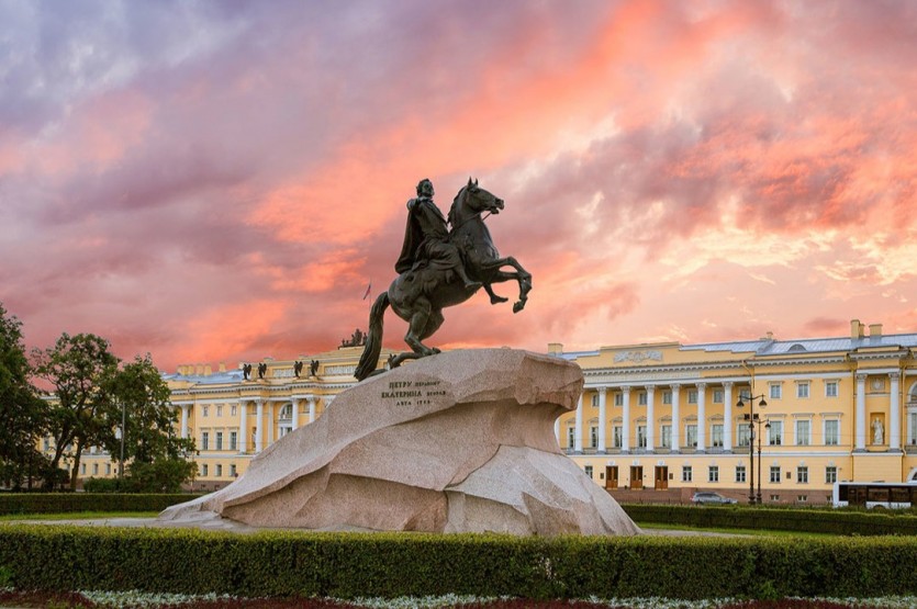 Монумент "Медный всадник" - гордость Санкт-Петербурга и всей страны!