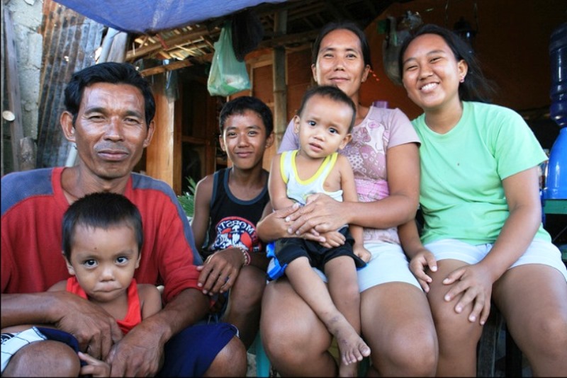 Семья филиппинцев