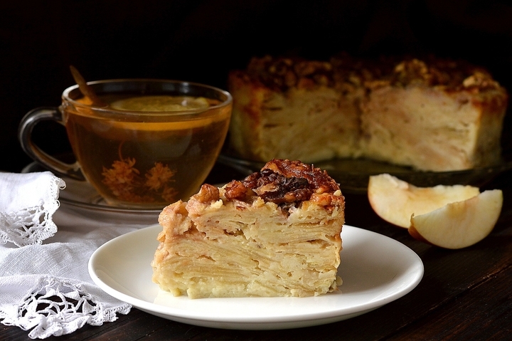Пирог невидимка с яблоками рецепт с фото пошагово самый воздушный в духовке