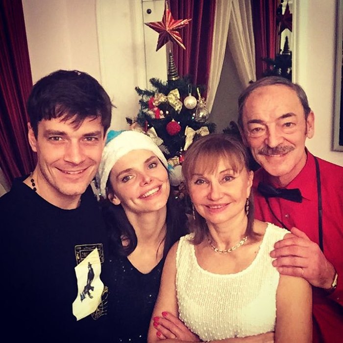Елизавета Боярская с семьей