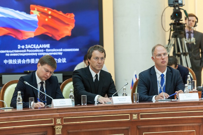 На фото: Руслан Байсаров (в центре)