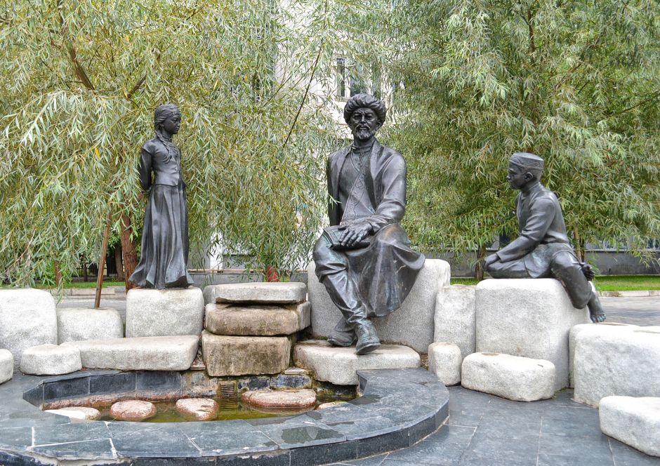 Памятник Мифтахетдину Акмулле в Уфе