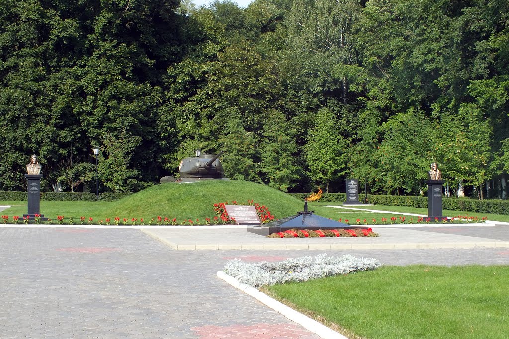 Мемориальный комплекс, посвященный танкистам-первогвардейцам, созданный по проекту Валерия Михеева