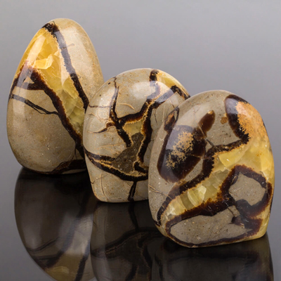 Симбирцит: внешний вид,  лечебные и магические свойства камня, совместимость со знаками Зодиака
