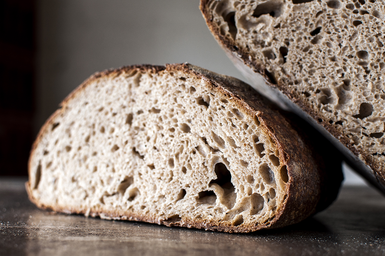 Хлеб в Колумбии. Whole Grain Sourdough. Magic Bread. Bread Adobe stock.