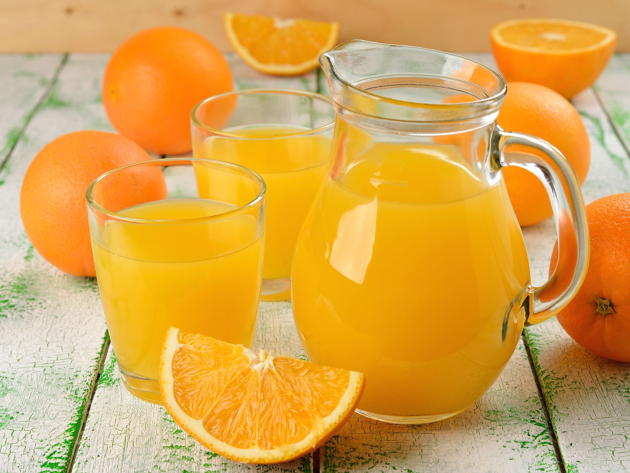Сок из лимонов в домашних условиях. Apelsin Limon сок. Апельсины и апельсиновый сок. Апельсиновый лимонад. Домашний лимонад из апельсинов.