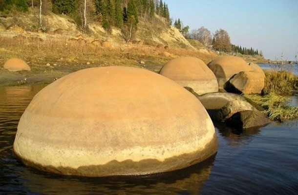 Таинственная Россия: загадочные шары острова Чамп