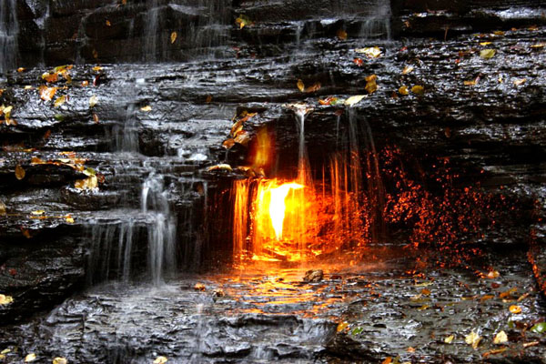 Загадки планеты: Eternal Flame Falls