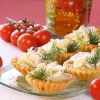 Новогодние тарталетки с салатом оливье
